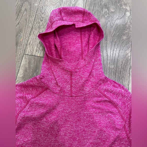 The North Face Women’s Go Seamless Active Fit Pullover Hoodie - Bright Pink Heat - Picture 7 of 11